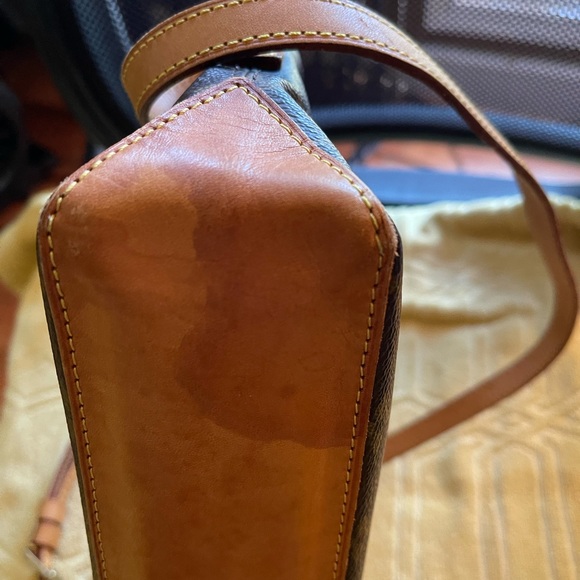 Authentic Vintage LV Trotter Crossbody - Picture 5 of 16